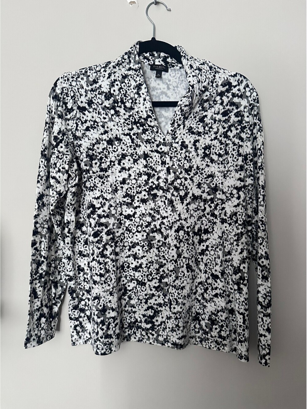 Talbots Black & White Print Swing Top XP